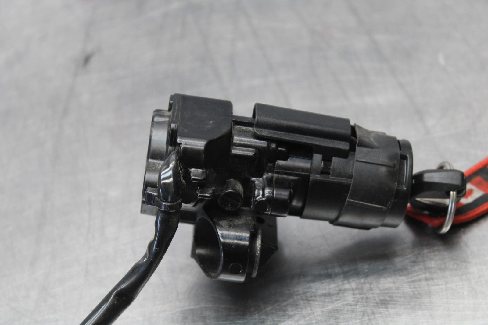 21-23 KAWASAKI NINJA ZX6R IGNITION LOCK KEY SET W/ GAS CAP AND SEAT LOCK BB179