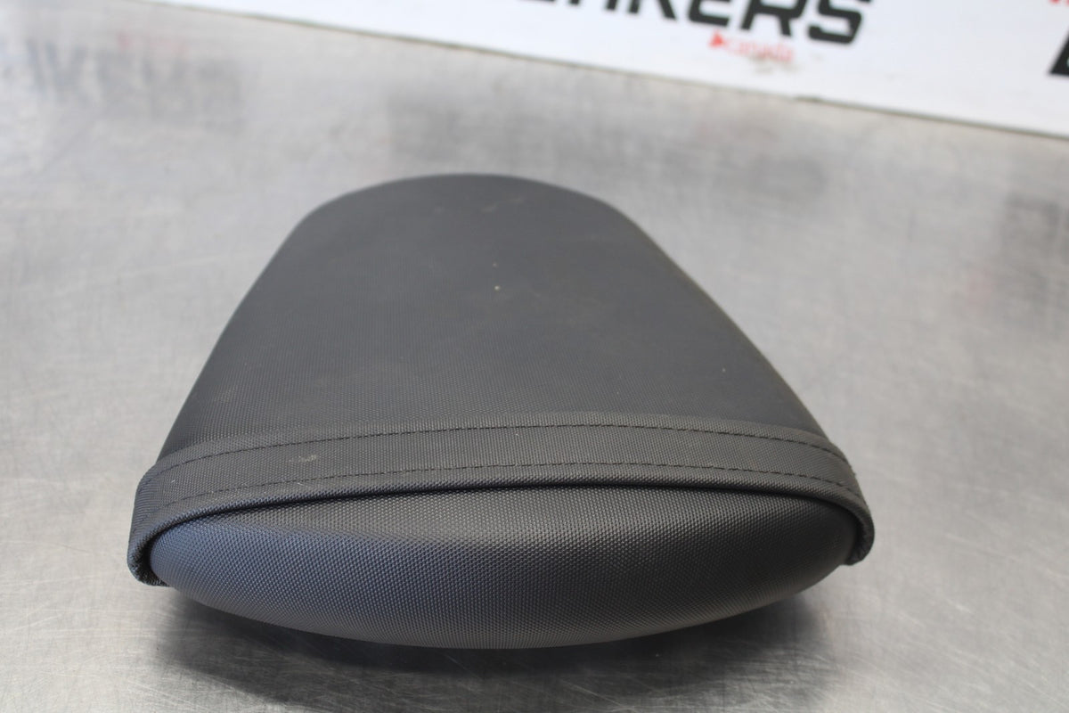 11-26 SUZUKI GSXR750 REAR BACK PASSENGER TANDEM SEAT PAD SADDLE PILLION BB882