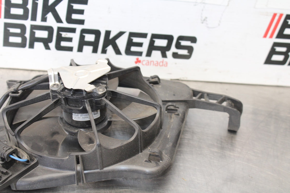 17-20 BMW S1000R ENGINE RADIATOR COOLING FAN BB909