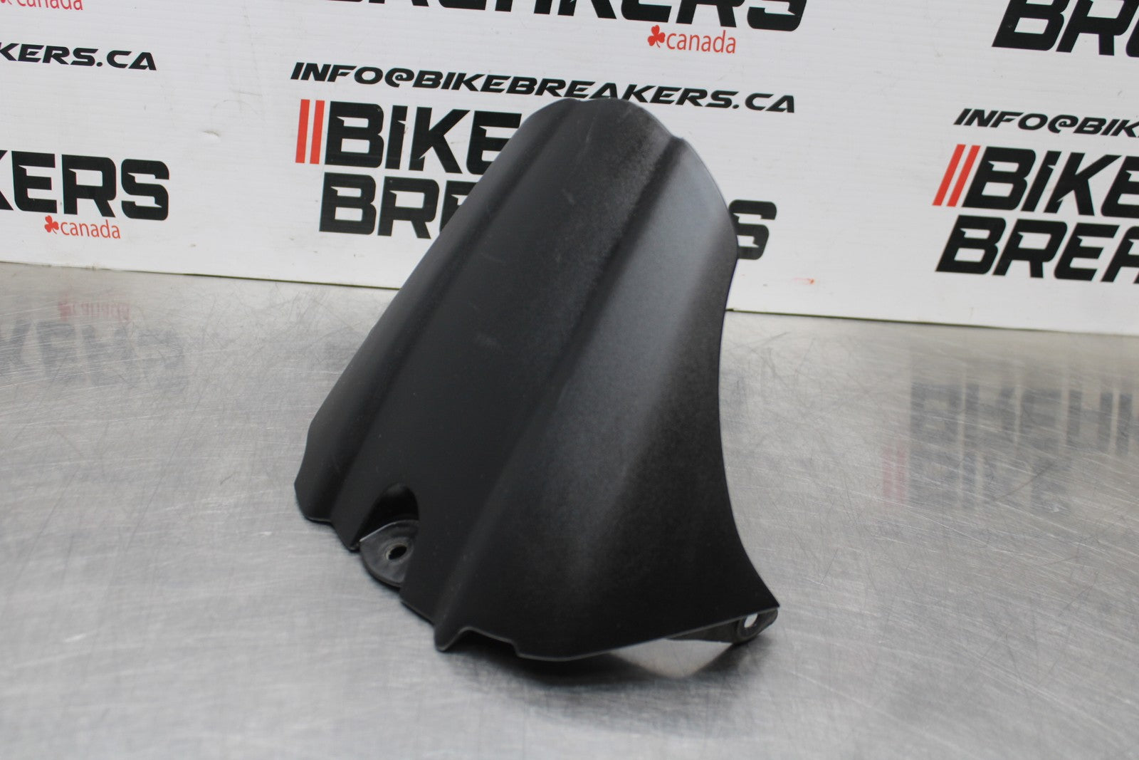 07 SUZUKI GSXR1000 REAR BACK WHEEL TIRE HUGGER FENDER BB770