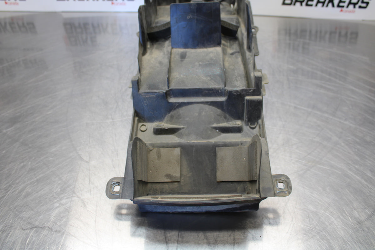 00 SUZUKI SV650 REAR BACK TAIL UNDERTAIL BATTERY TRAY PLASTIC BB156