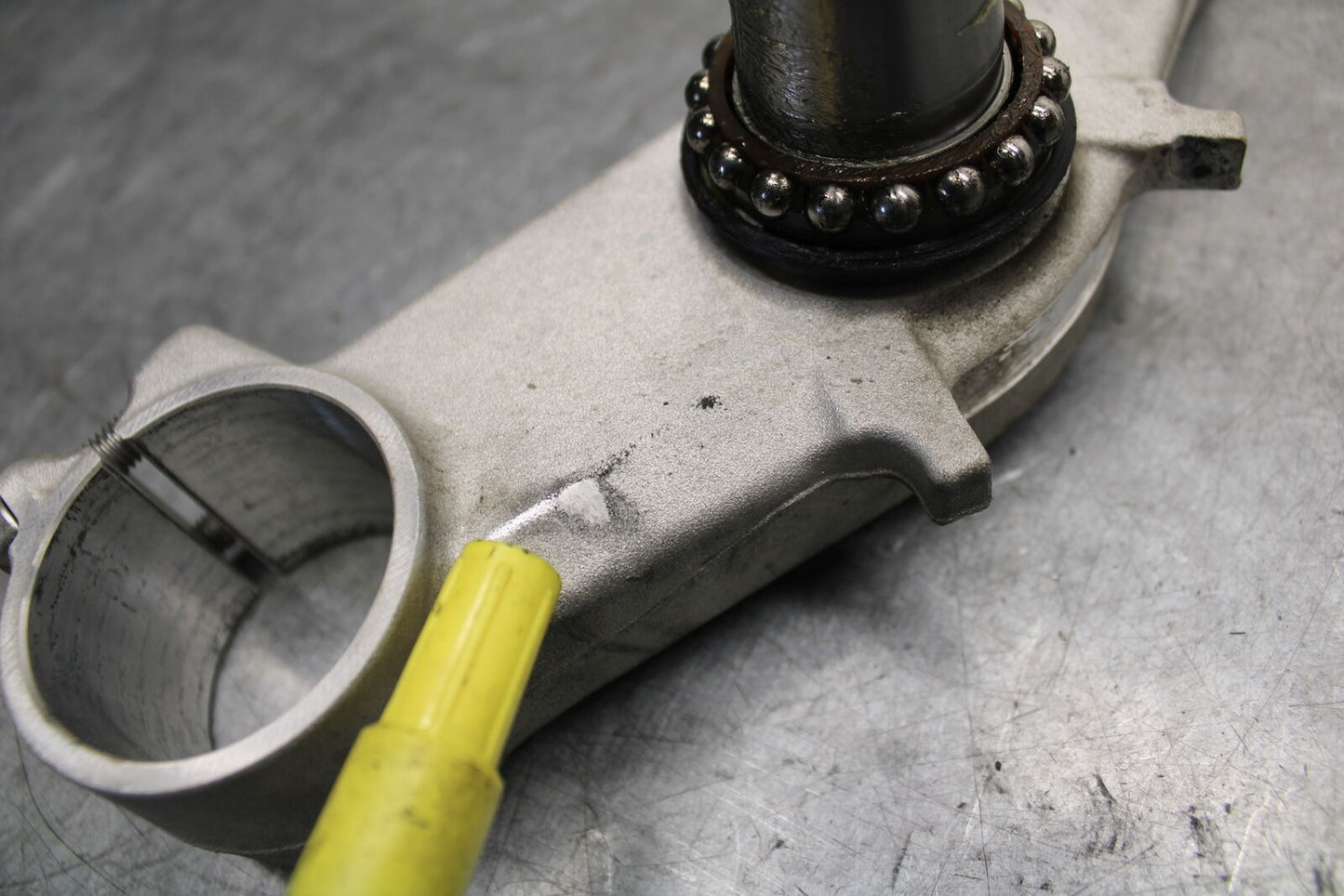 13-18 KAWASAKI NINJA ZX6R FRONT FORKS CLAMP LOWER TRIPLE TREE 44037-0136 BB666