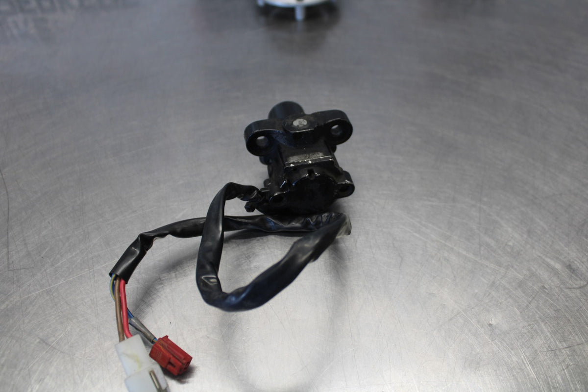 09-15 YAMAHA FZ6R IGNITION LOCK KEY SET W/ GAS CAP BB686