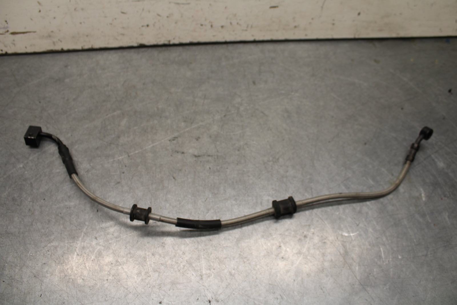 16 KAWASAKI NINJA ZX10R REAR BACK BRAKE HOSE FLUID LINE BB650