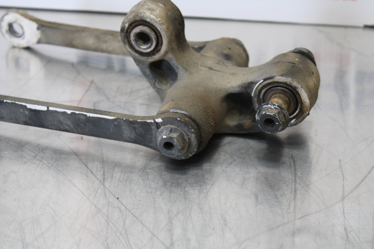 01-03 SUZUKI GSXR600 REAR DOGBONE SHOCK LINKAGE LINK BB145