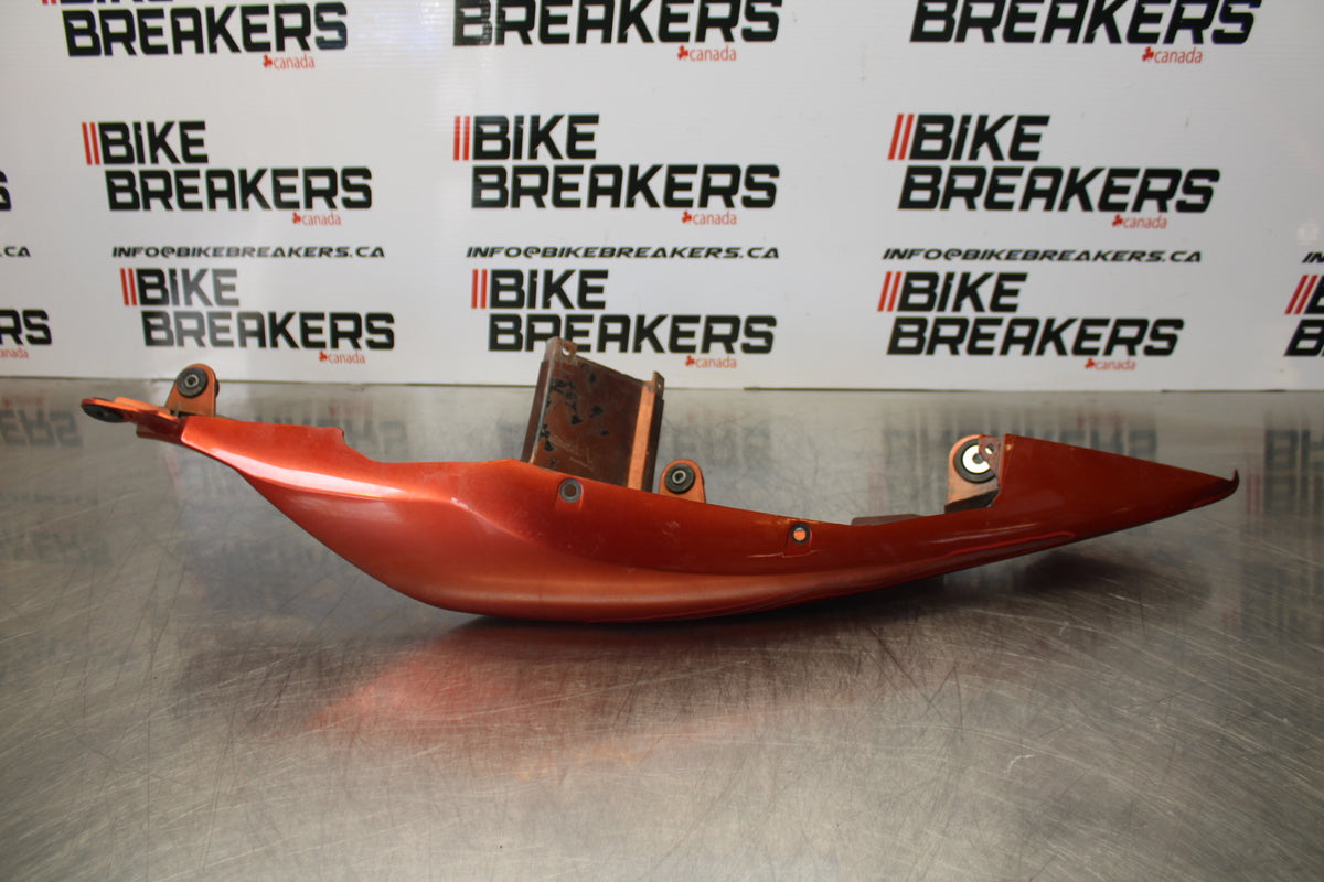 03 SUZUKI SV650S RIGHT REAR BACK TAIL FAIRING COWL SHROUD BB167