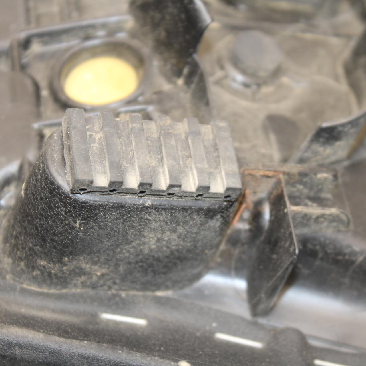 21 KAWASAKI NINJA ZX6R FRONT DRIVERS SEAT PAD SADDLE PILLION 53066-0606-MA BB647