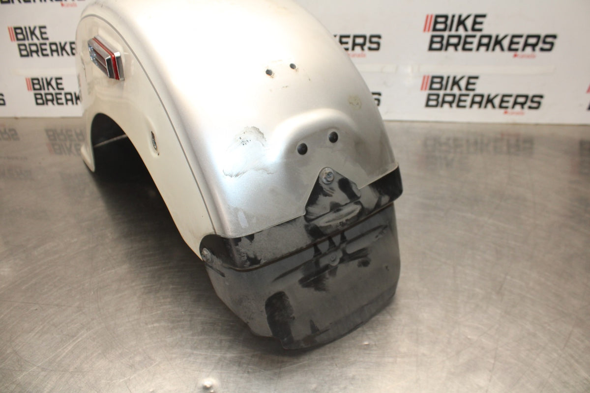 05-09 SUZUKI BOULEVARD C90 REAR BACK WHEEL FENDER MUD GUARD BB918