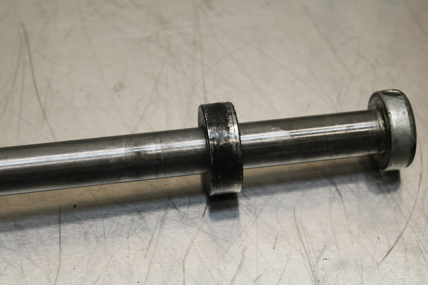 86 SUZUKI GS750ES REAR AXLE BACK WHEEL RIM PIVOT BOLT AXEL BB140