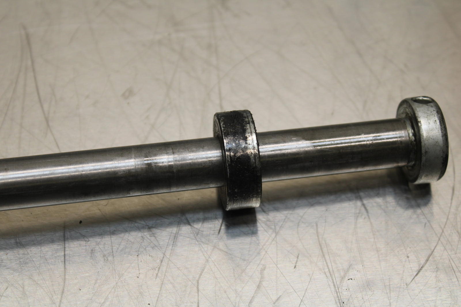 86 SUZUKI GS750ES REAR AXLE BACK WHEEL RIM PIVOT BOLT AXEL BB140