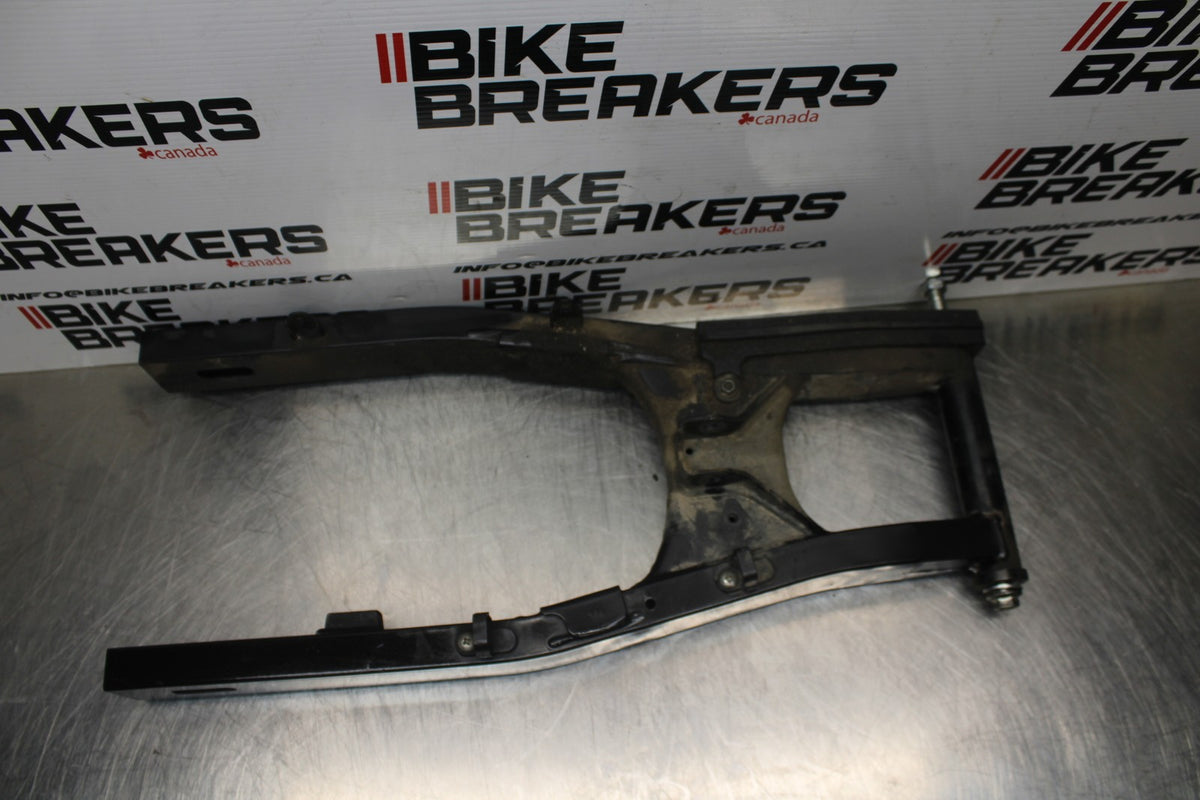 15 SUZUKI GW250F REAR SWINGARM BACK SUSPENSION SWING ARM BB789