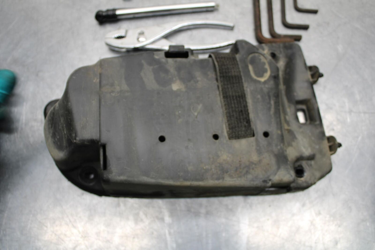 2005 Kawasaki Vulcan 1500 Classic STOCK TOOLS OEM TOOL BAG KIT SET BB576