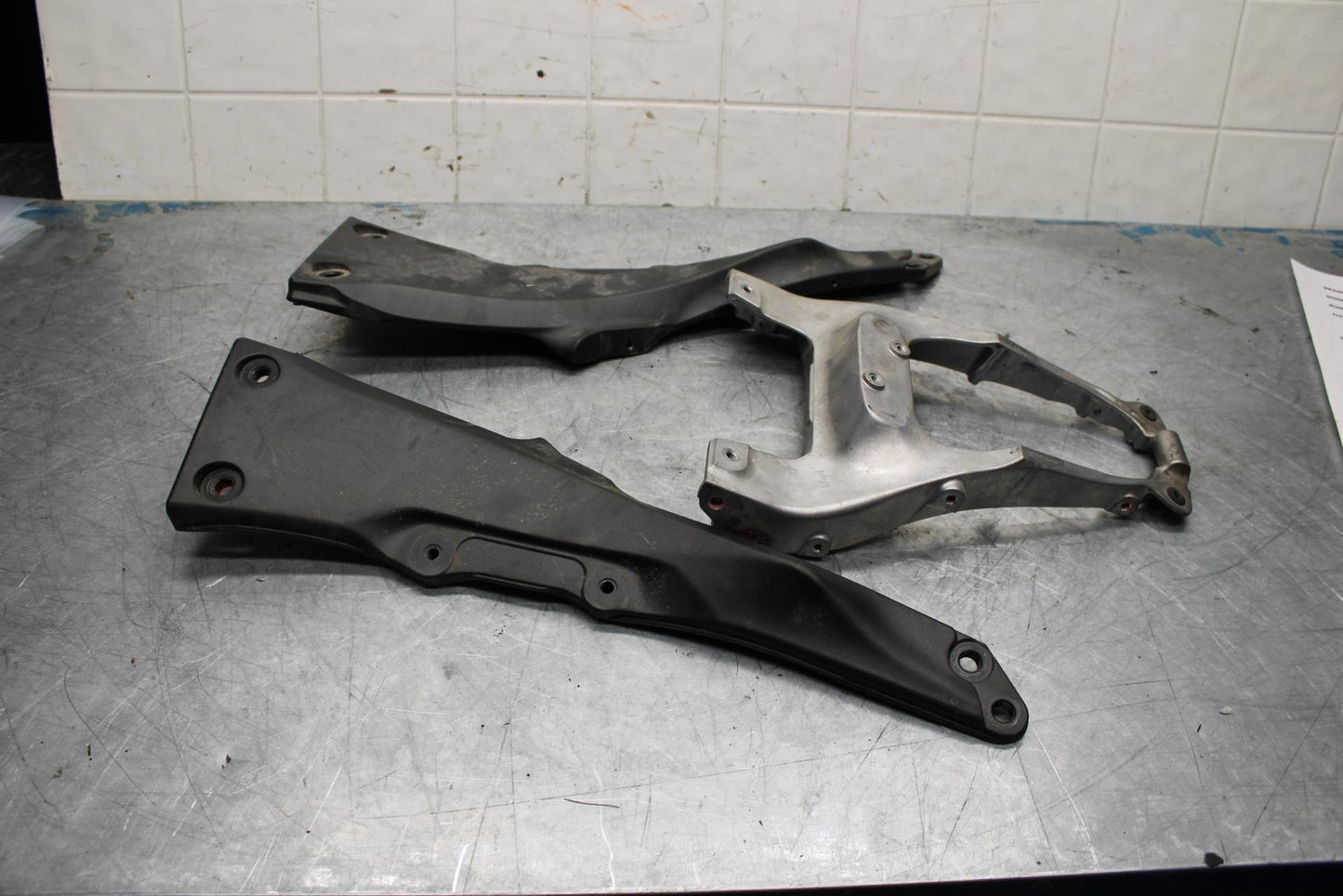 11-15 KAWASAKI ZX1000R REAR SUBFRAME BACK SUB FRAME BB445