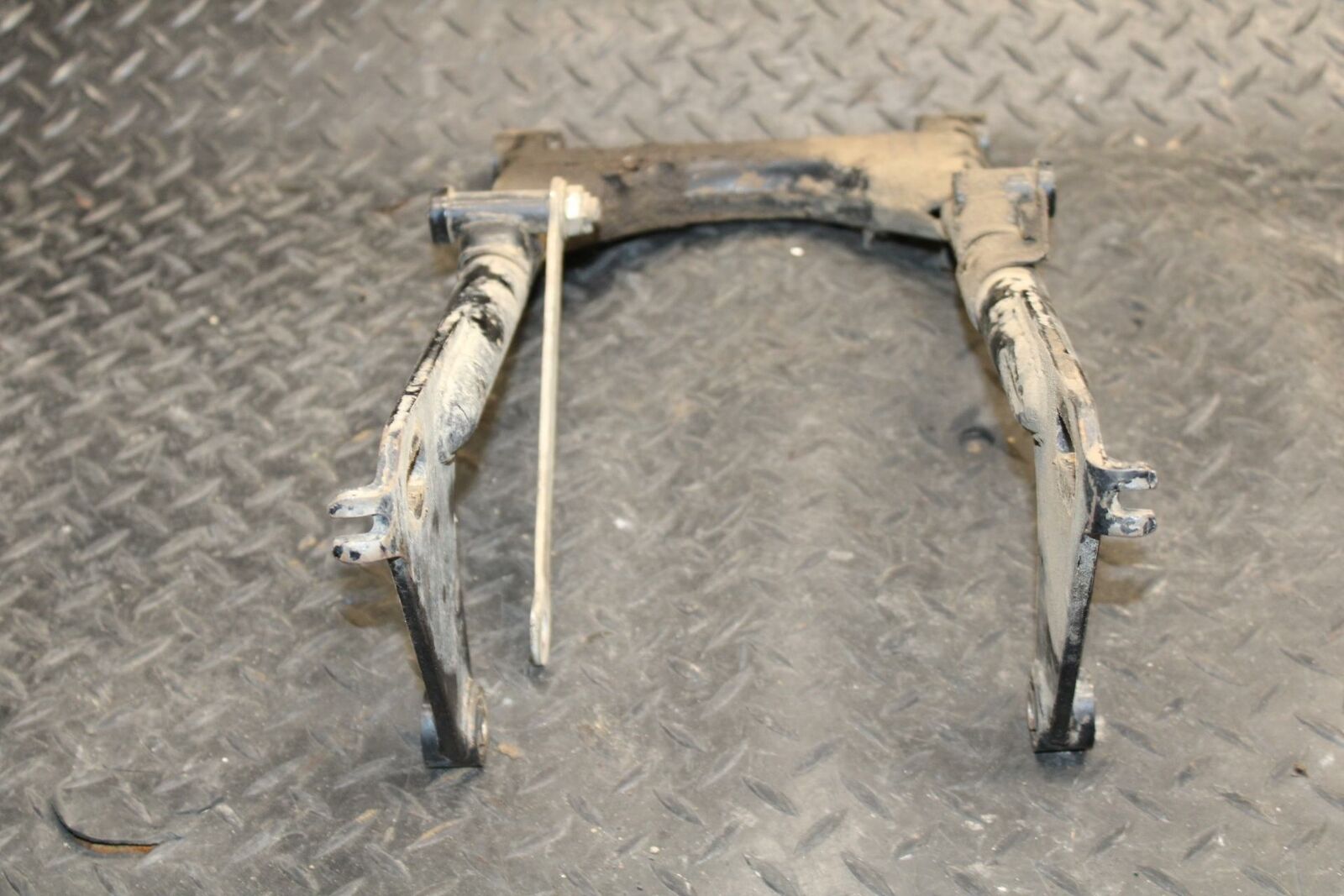 71 YAMAHA L5 SWINGARM SWING ARM SUSPENSION BB230
