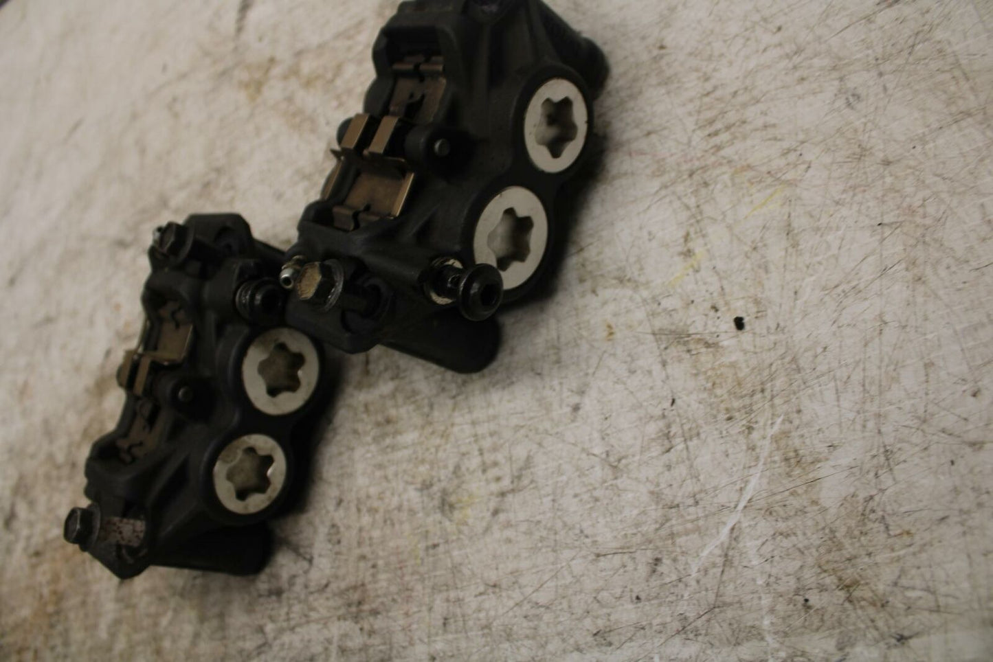 16-21 YAMAHA XSR900 RIGHT LEFT FRONT BRAKE CALIPER SET PAIR CALIPERS BB370