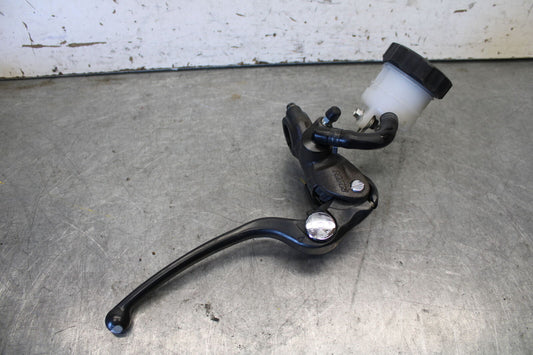 11-24 SUZUKI GSXR750 FRONT BRAKE MASTER CYLINDER w/ LEVER BB687