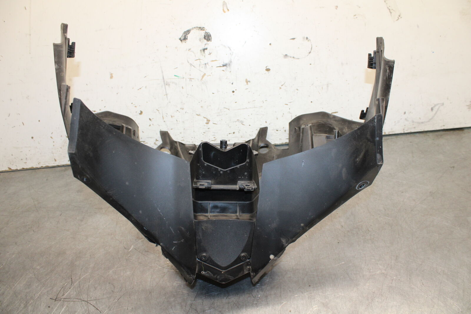 19-24 YAMAHA R3 FRONT CENTER COWL FAIRING BB736