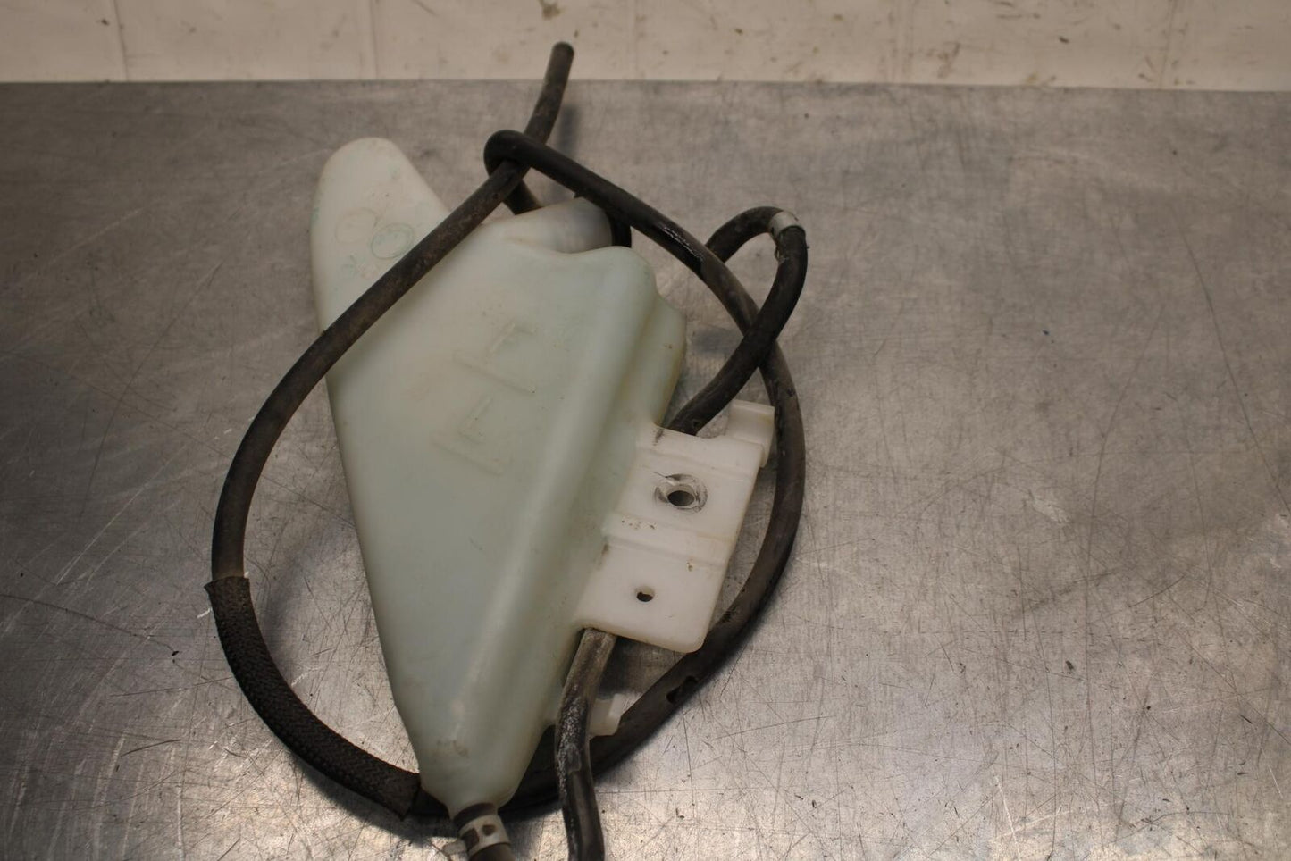 2015 Suzuki GSXR750 COOLANT WATER TANK RESERVOIR BOTTLE BB595