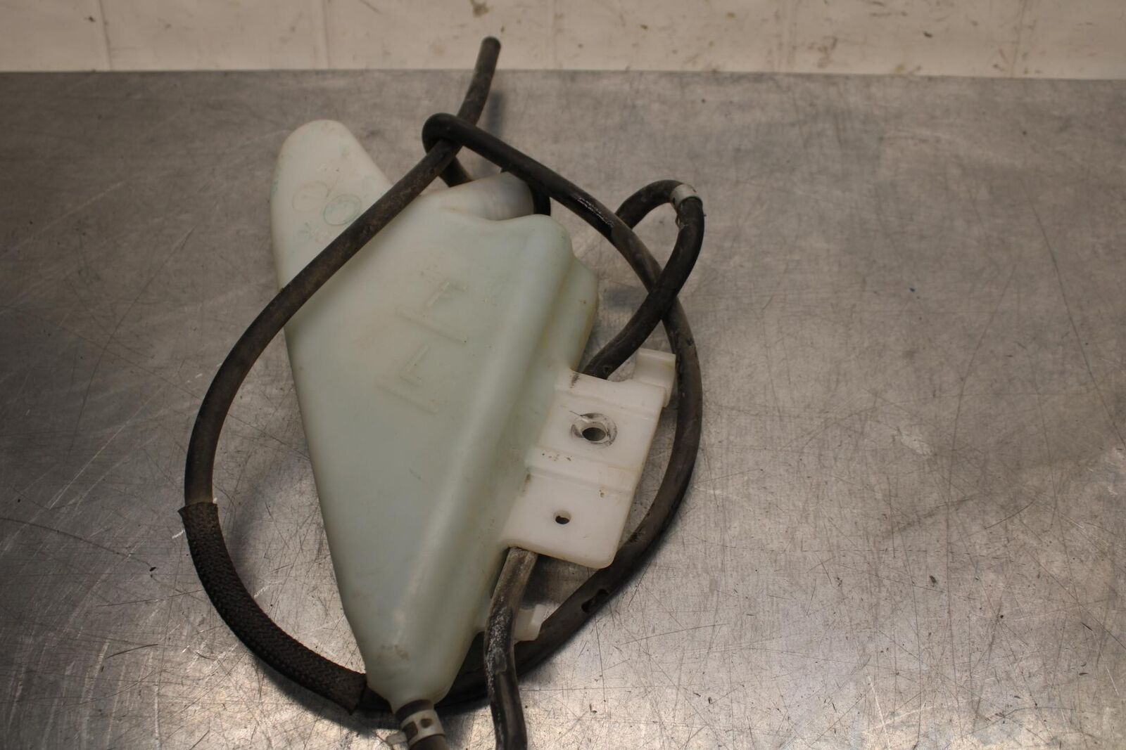 2015 Suzuki GSXR750 COOLANT WATER TANK RESERVOIR BOTTLE BB595