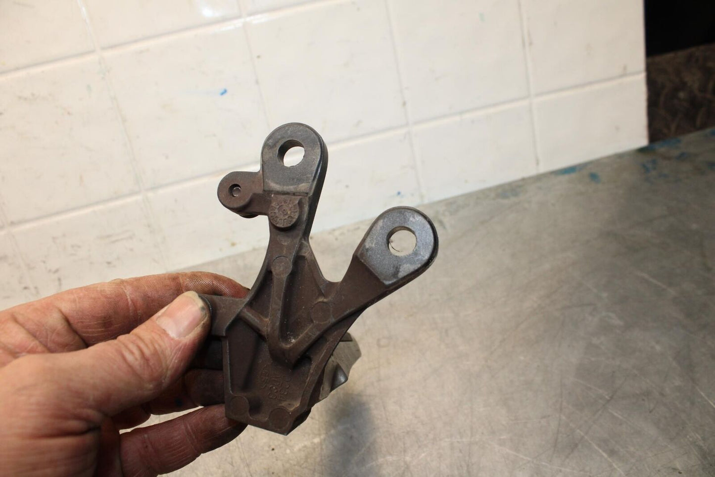 08-09 KAWASAKI NINJA ZX14R LEFT REARSET REAR SET DRIVER FOOT PEG BRACKET  BB73