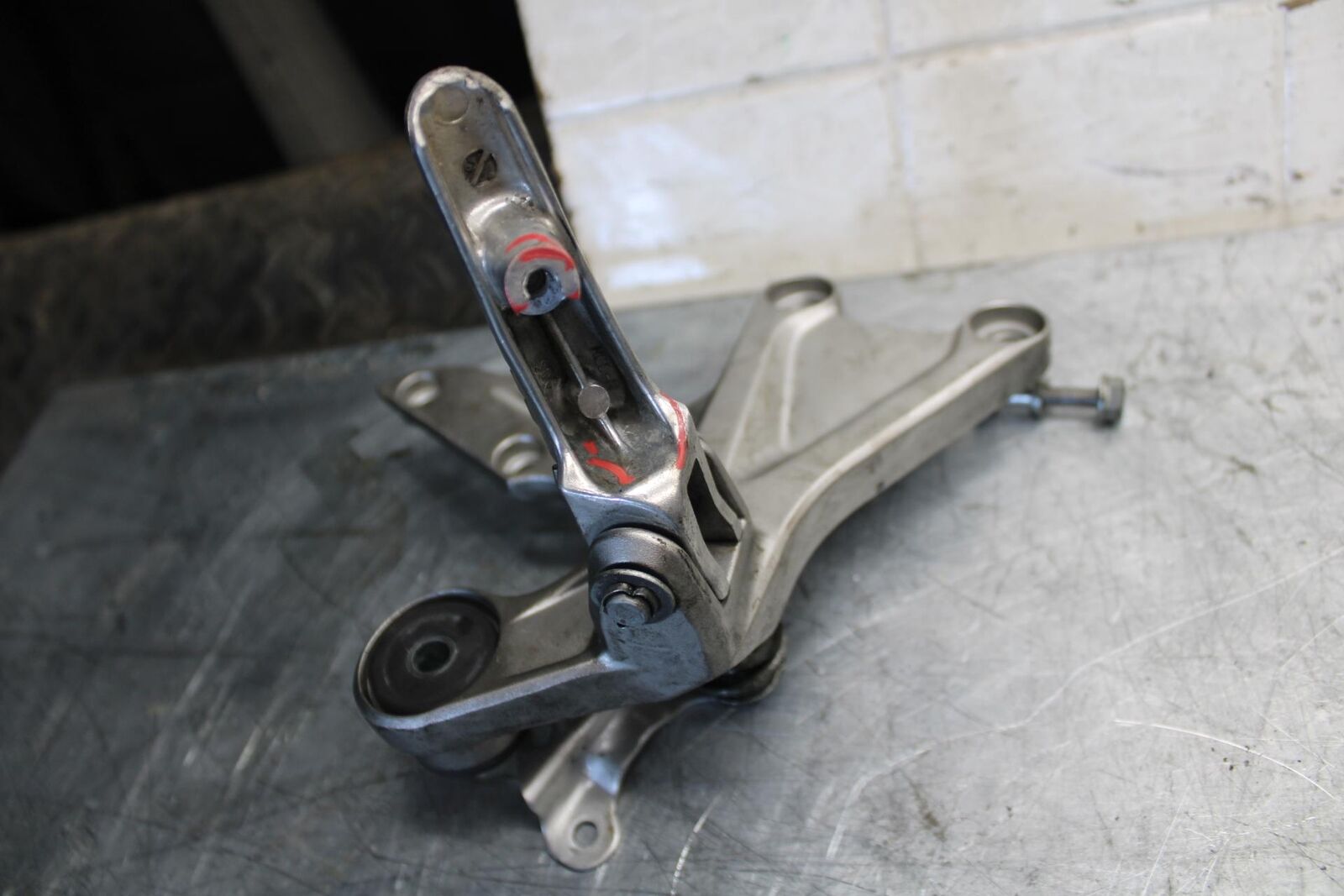 2016 Honda CBR1000RR RIGHT REARSET REAR SET DRIVER FOOT PEG REST STOP BB530