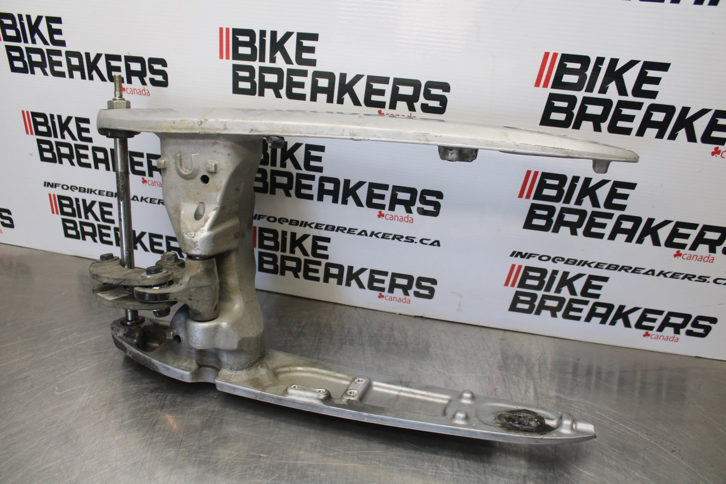 05-06 VICTORY KINGPIN DELUXE REAR SWINGARM SUSPENSION ARM BB195