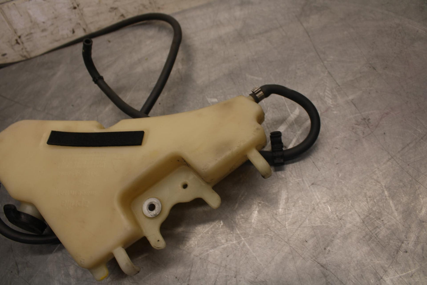 2010 Aprilia RSV1000R COOLANT WATER TANK RESERVOIR BOTTLE BB513