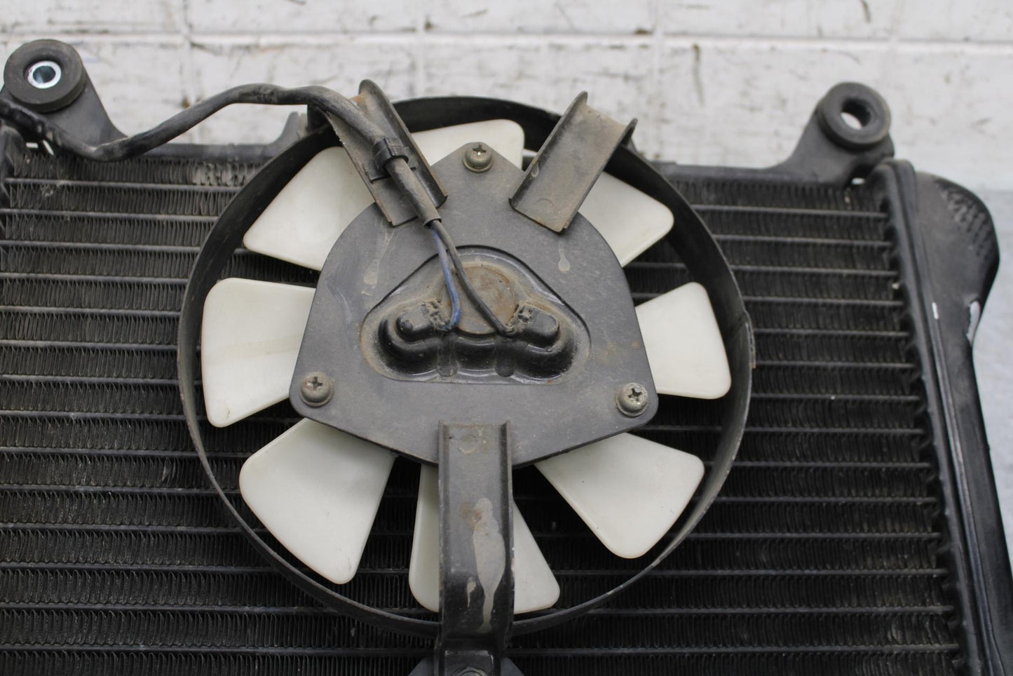 00-01 KAWASAKI ZZR600 ENGINE RADIATOR MOTOR COOLER COOLING RADIATER BB568