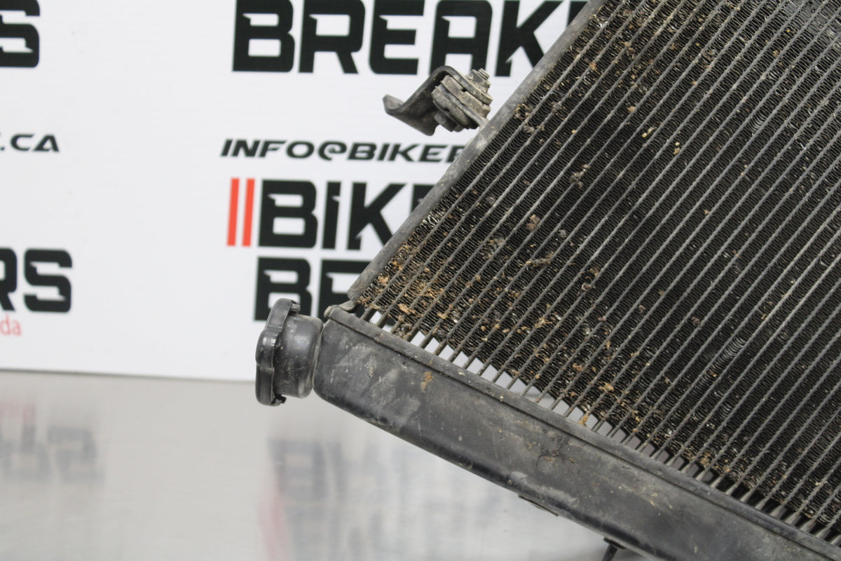 11 SUZUKI GSXR1000 ENGINE RADIATOR MOTOR COOLER COOLING RADIATER BB142