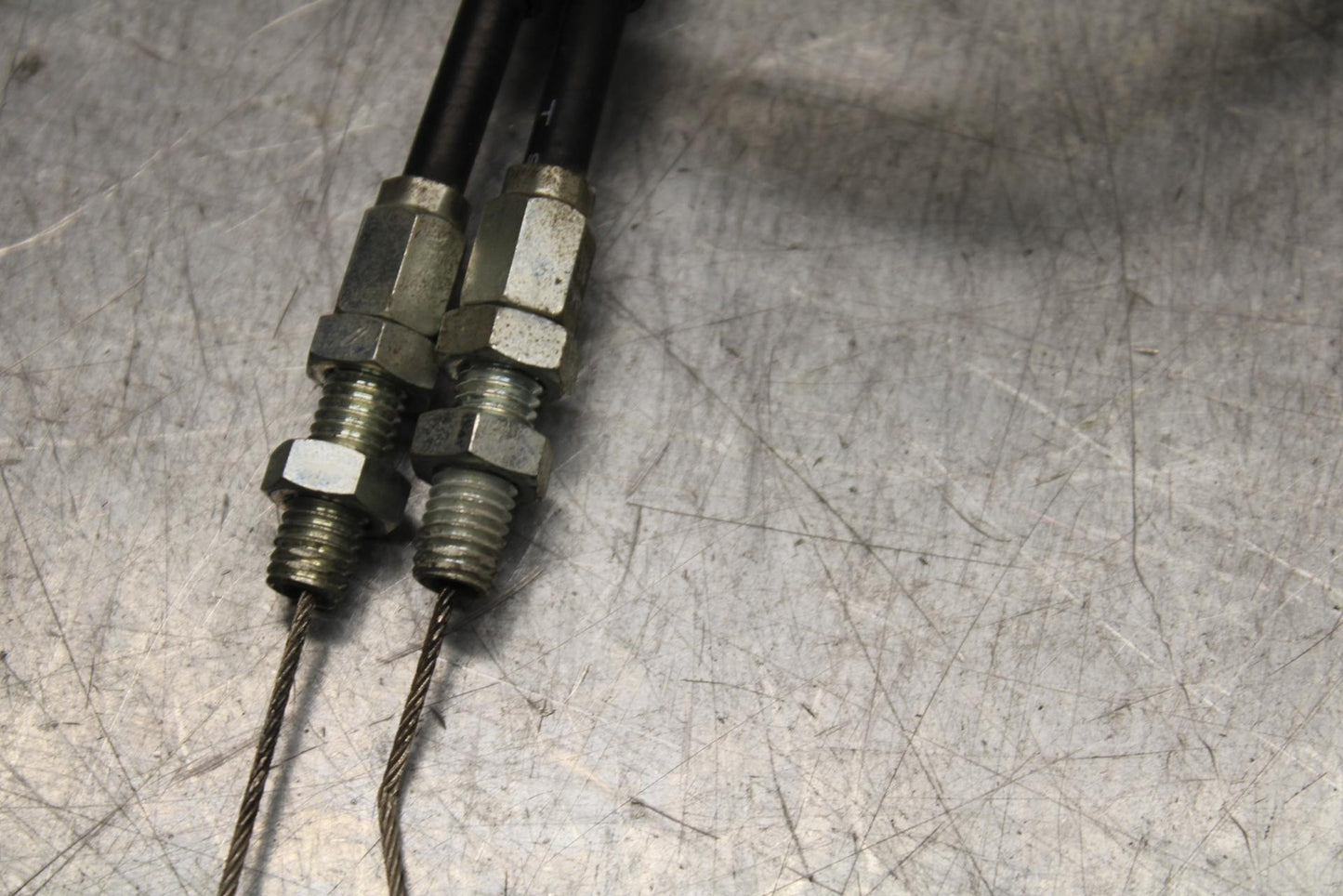 01 SUZUKI GSXR1000 THROTTLE CABLES LINES BB100