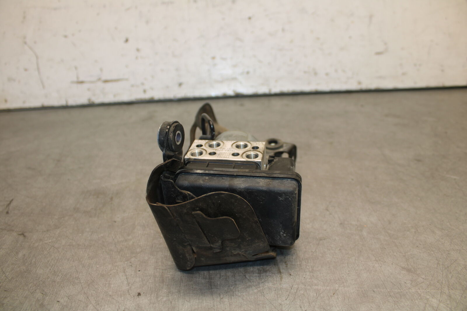 19-23 KAWASAKI NINJA ZX6R ABS PUMP UNIT MODULE BB701