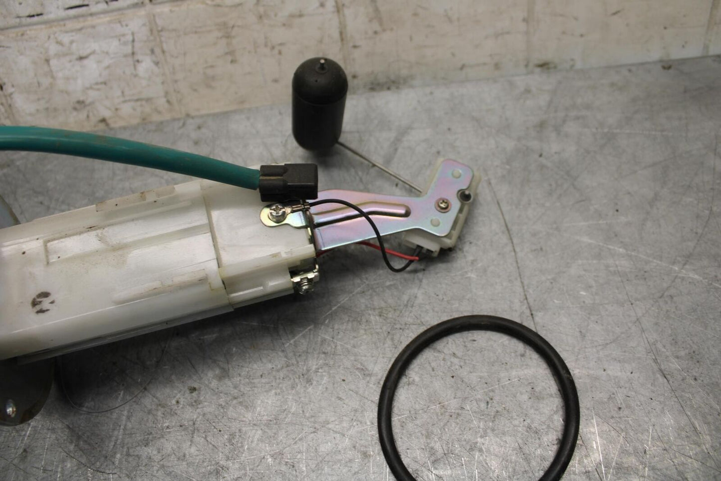 19-20 KAWASAKI NINJA ZX6R FUEL PUMP GAS PETROL SENDER UNIT 49040-0779 BB528