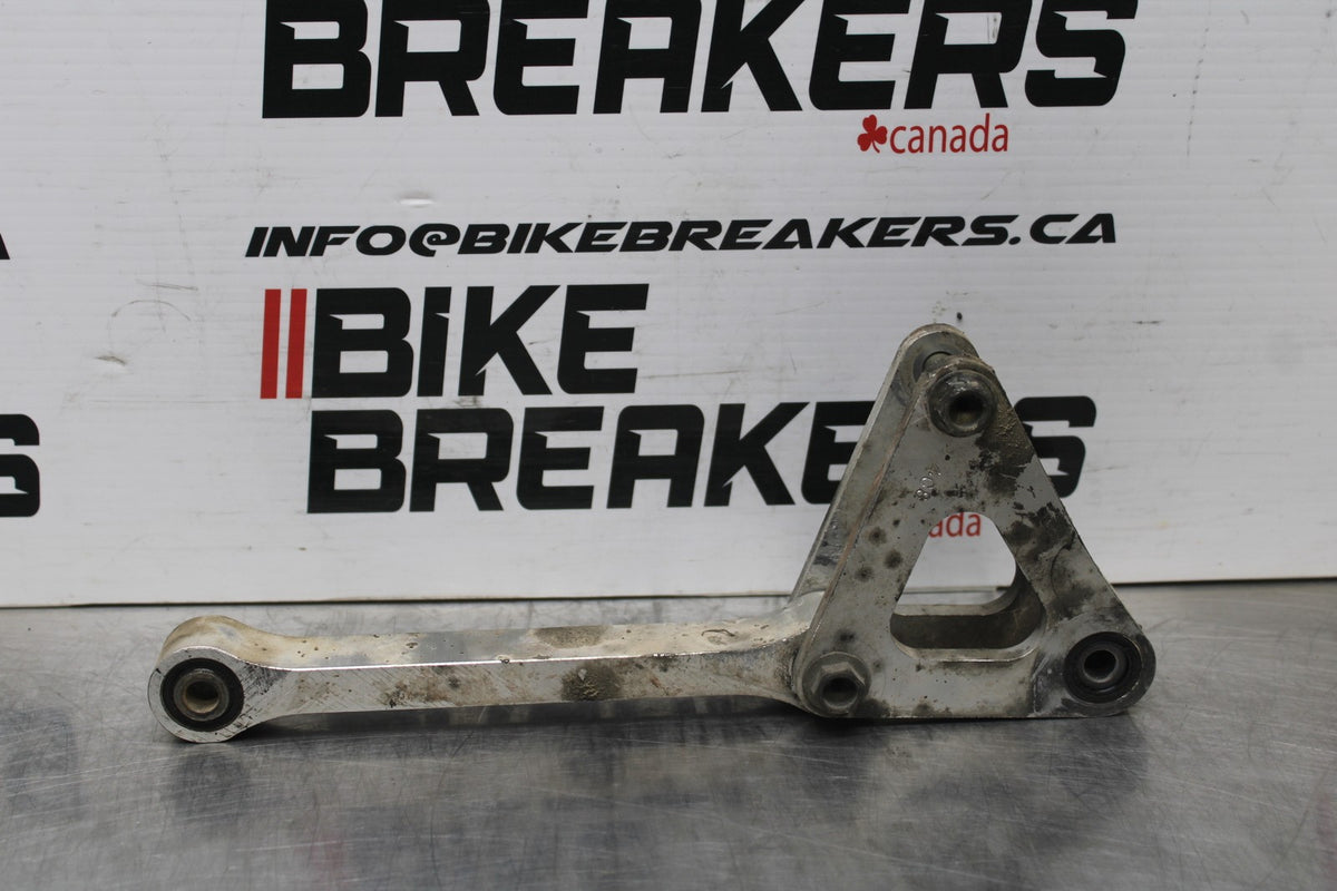 07 YAMAHA YZF R1 REAR DOGBONE SHOCK LINKAGE LINK BB826
