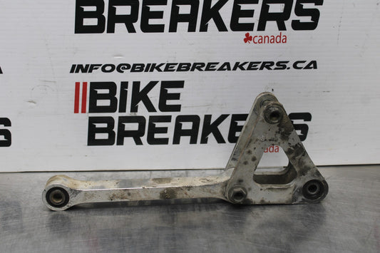07 YAMAHA YZF R1 REAR DOGBONE SHOCK LINKAGE LINK BB826