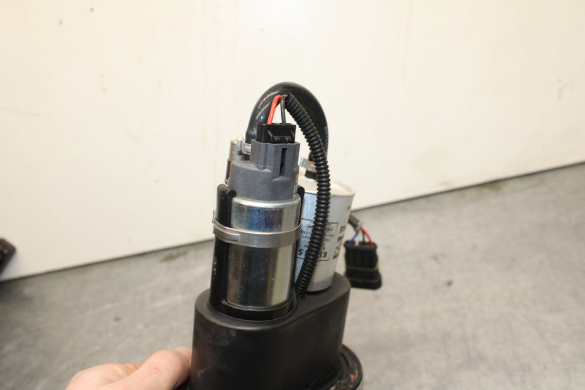 10-11 APRILIA RSV4 R FUEL PUMP GAS PETROL SENDER UNIT BB120