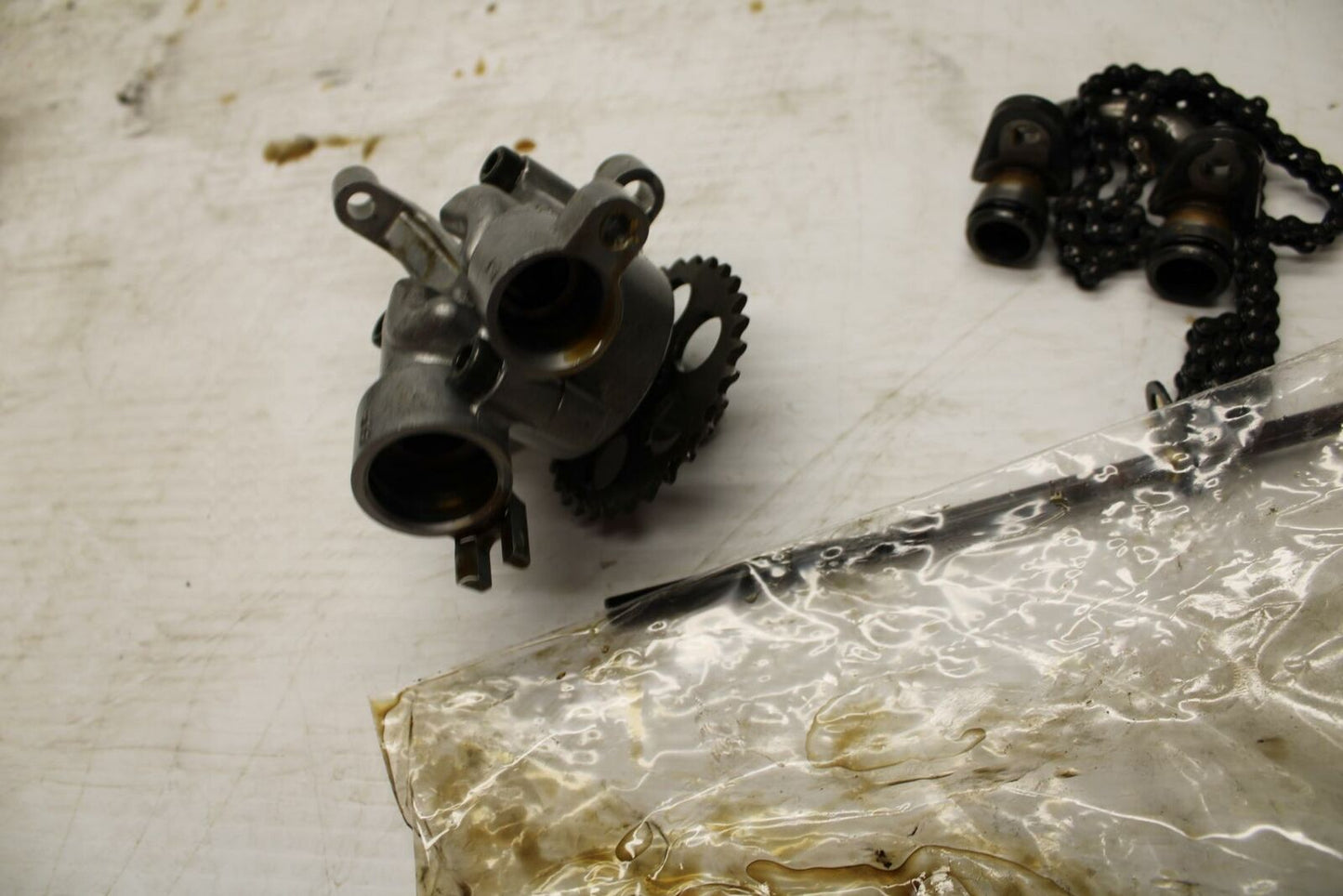 05 YAMAHA YZF R6S ENGINE MOTOR OIL PUMP BB234