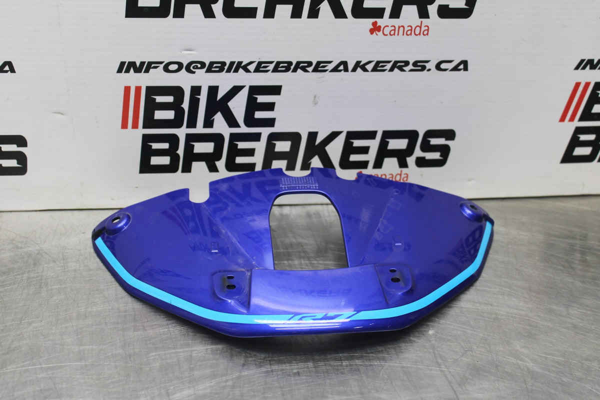 22-25 YAMAHA YZF R7 LOWER FRONT UPPER INNER HEADLIGHT COWL FAIRING BB583