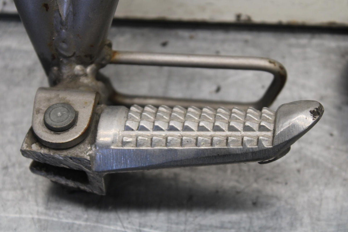 1995 Suzuki RF600R REAR FOOT RESTS PEGS STEPS SET PAIR BB615
