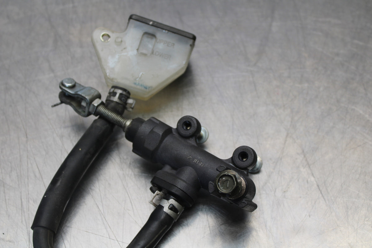 04-09 SUZUKI GS500F REAR BACK BRAKE MASTER CYLINDER W RESERVOIR BB165