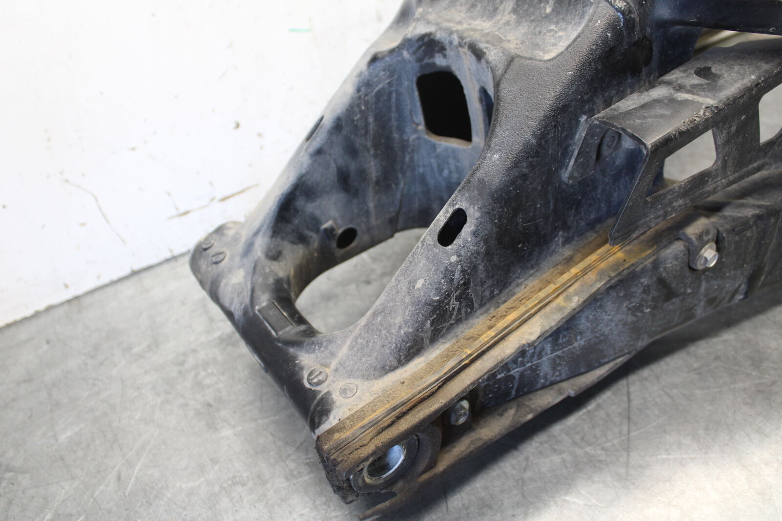 06-07 SUZUKI GSXR 600 REAR SWINGARM BACK SUSPENSION SWING ARM BB694