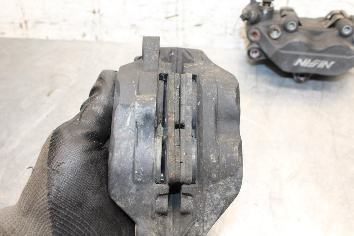 2006 Honda CBR600F4i RIGHT LEFT FRONT BRAKE CALIPER SET PAIR CALIPERS BB567