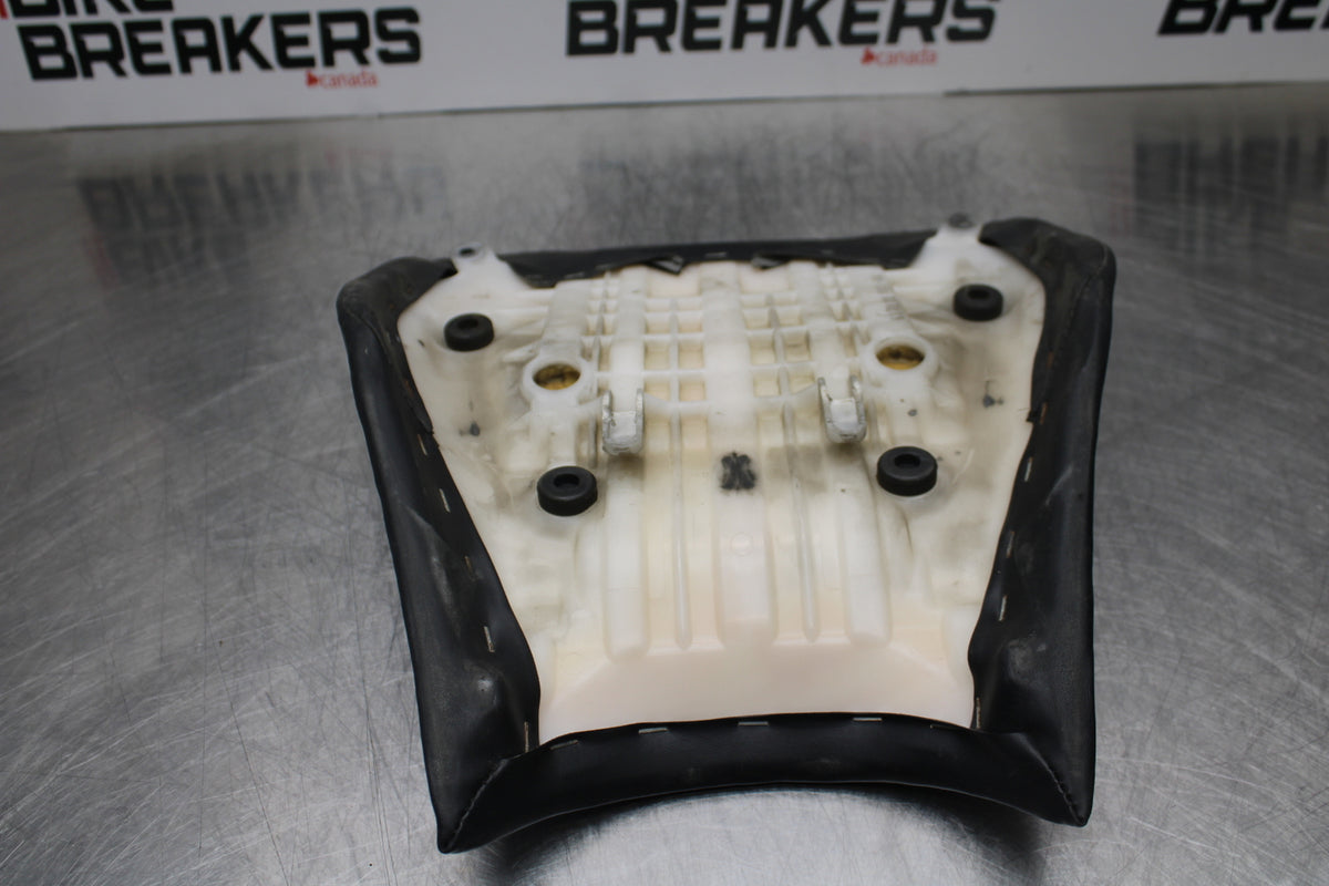 06-07 HONDA CBR1000RR FRONT DRIVERS SEAT PAD SADDLE PILLION BB166