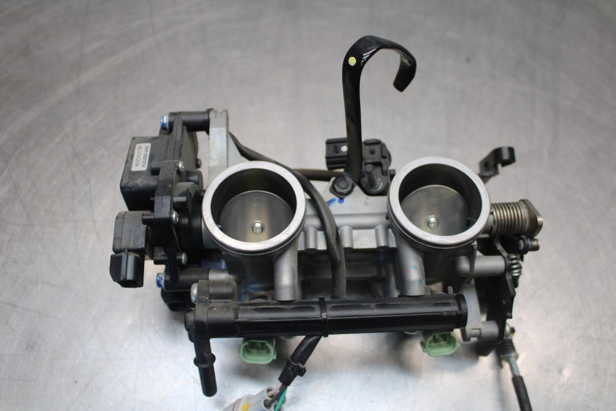 23 KAWASAKI NINJA 650 EX650 MAIN FUEL INJECTORS / THROTTLE BODIES BB920
