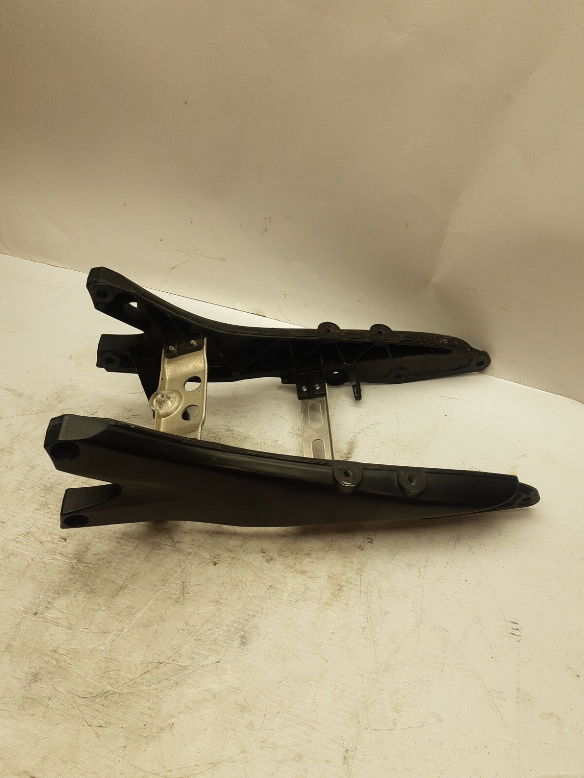 06-07 SUZUKI GSXR600 REAR SUBFRAME BACK SUB FRAME BB245