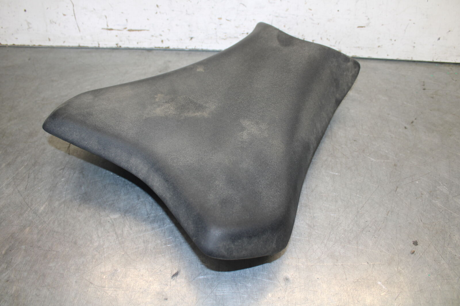 19-23 KAWASAKI NINJA ZX6R FRONT DRIVERS SEAT PAD SADDLE PILLION BB701