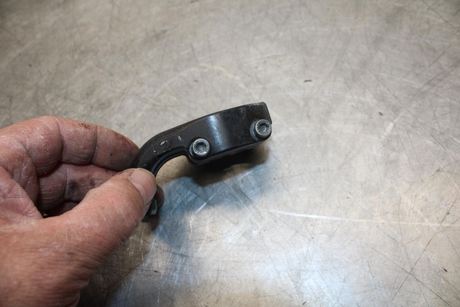 2016 Yamaha XSR900 ABS THROTTLE CABLE LINE HOUSING GUIDE BB516