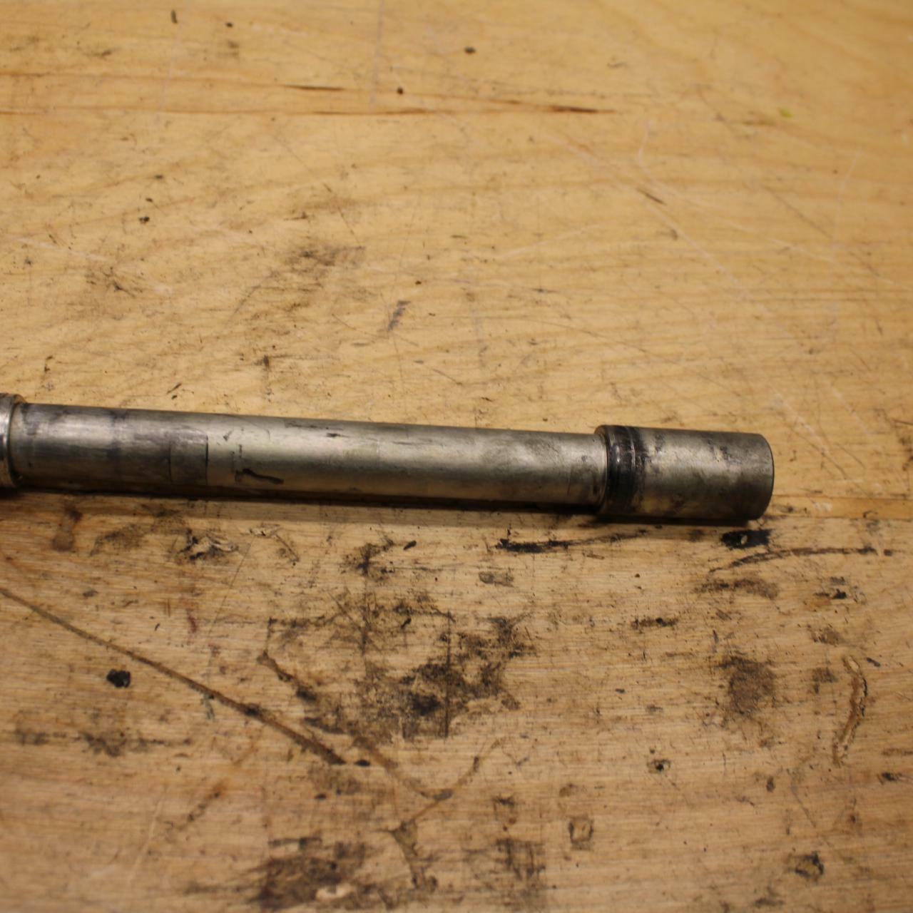 11-21 SUZUKI GSXR750 FRONT WHEEL RIM AXLE PIVOT BOLT BB320