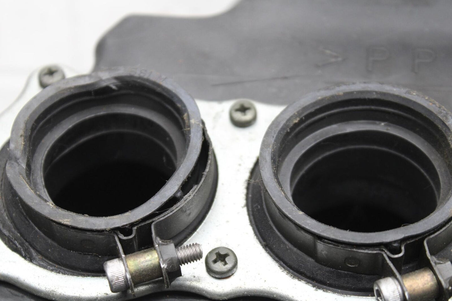 2007 Yamaha YZF R6S AIRBOX AIR INTAKE FILTER BOX 5SL-14411-00-00 BB594
