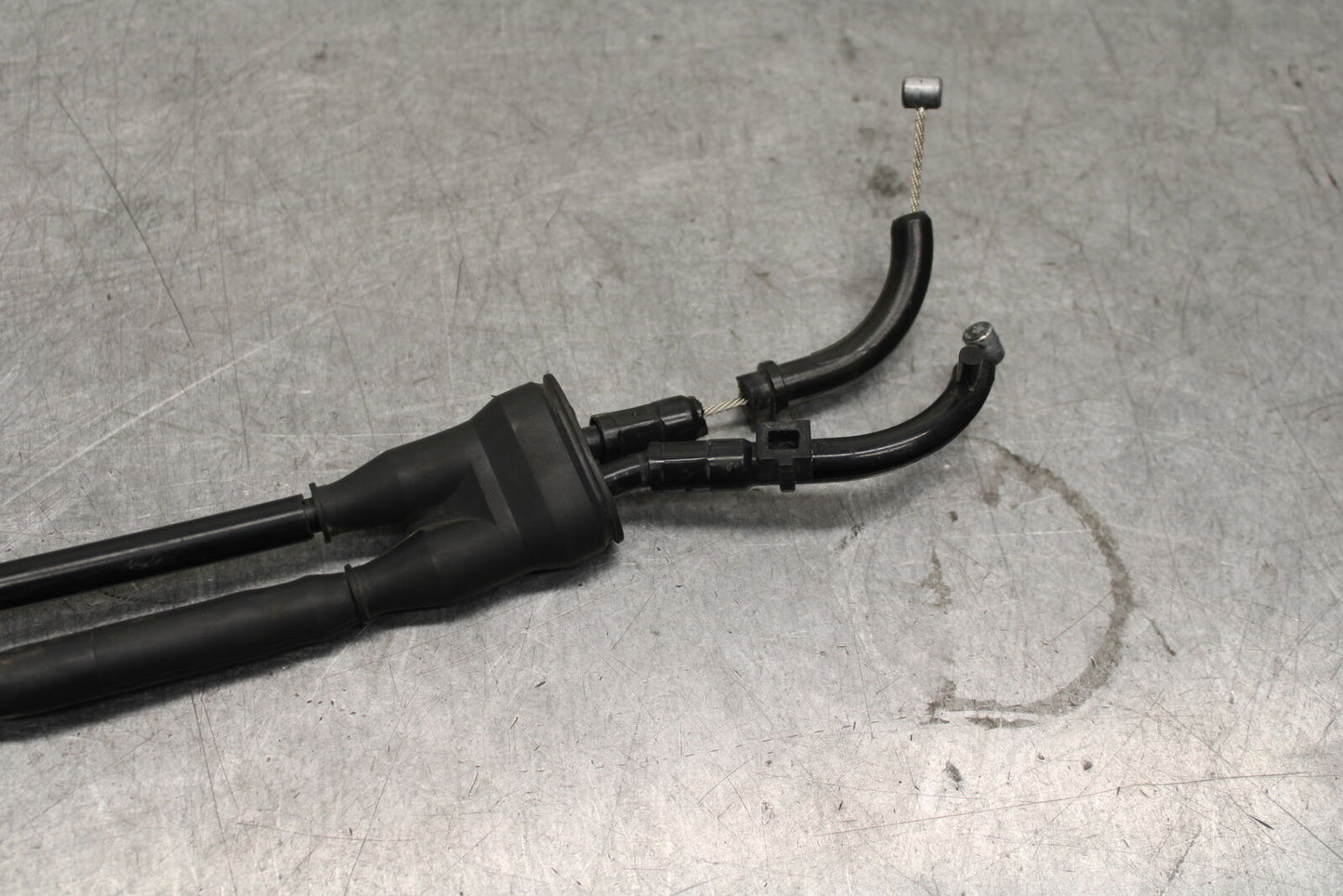 07-08 YAMAHA YZF R1 THROTTLE CABLES LINES BB675