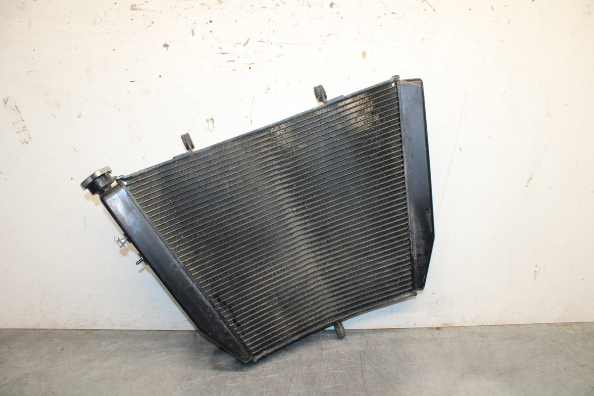 09 SUZUKI GSXR600 ENGINE RADIATOR MOTOR COOLER COOLING RADIATER BB759